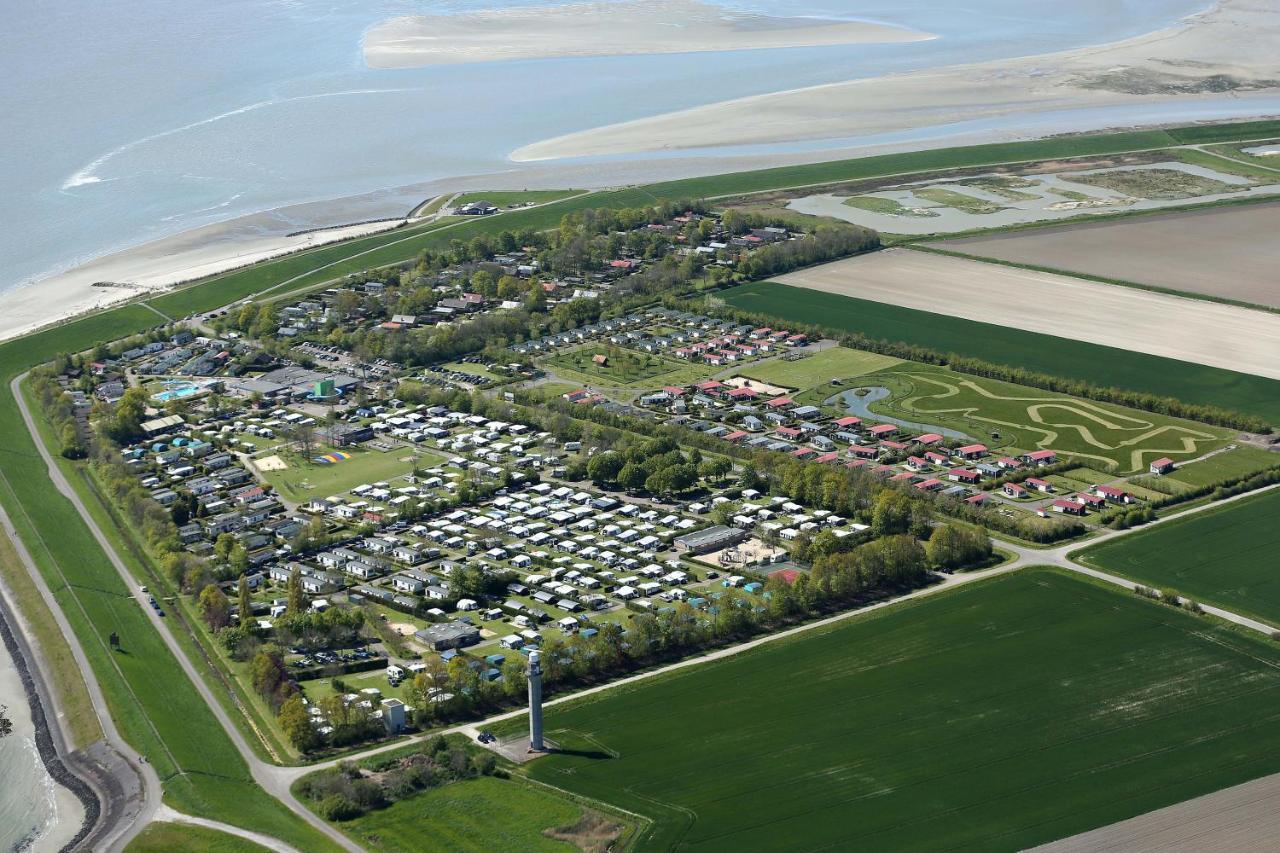 Luxe 5-Persoons Chalet Op Familiecamping Baarland Exterior foto