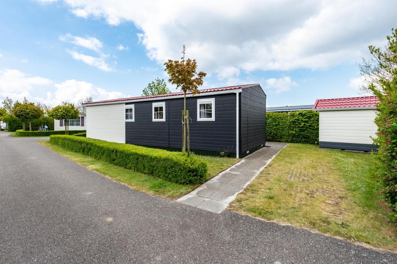 Luxe 5-Persoons Chalet Op Familiecamping Baarland Exterior foto